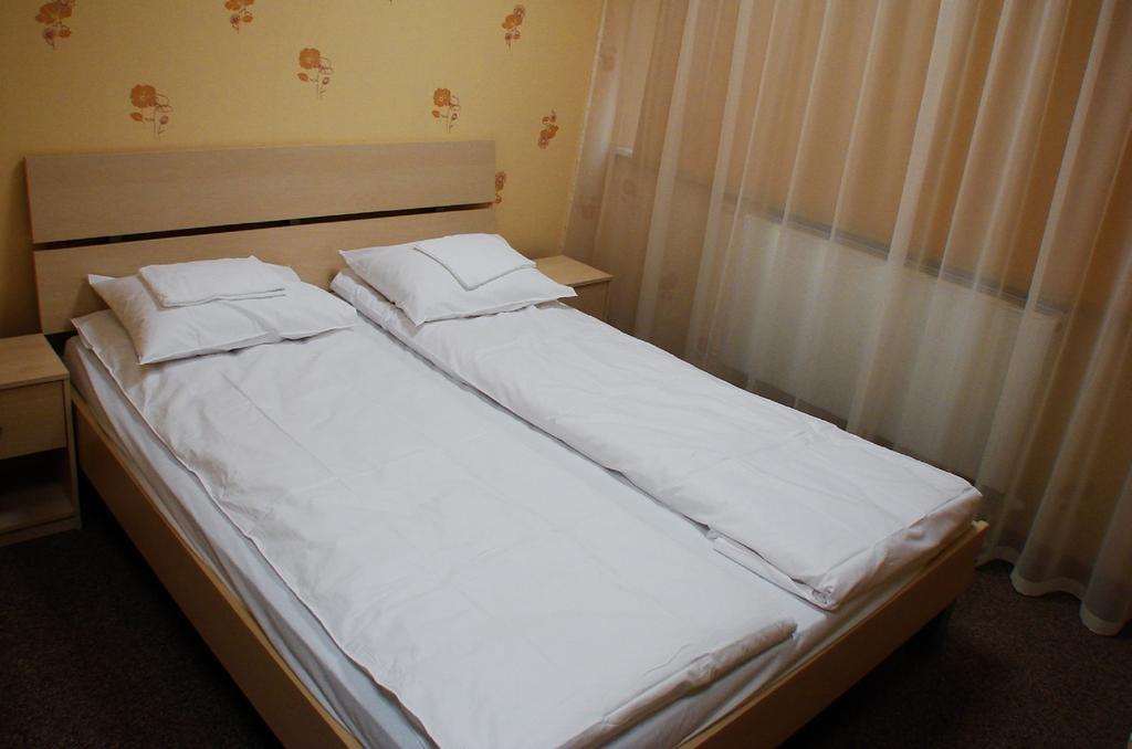 Eurohotel Maardu Habitación foto