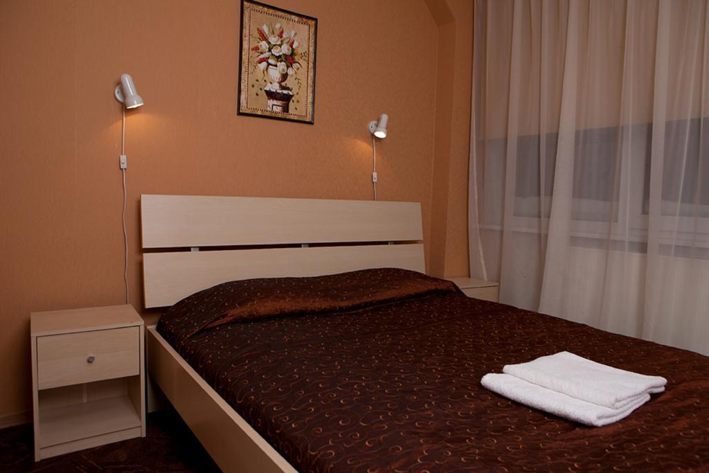 Eurohotel Maardu Habitación foto