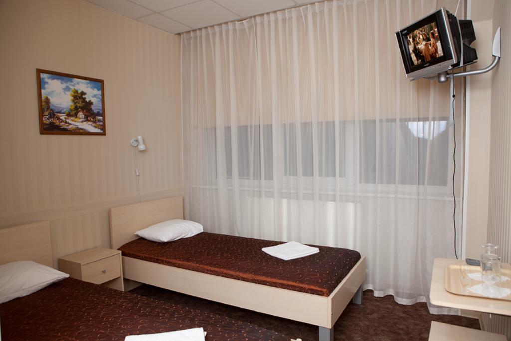 Eurohotel Maardu Habitación foto